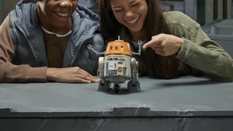Hasbro Star Wars Chatter Back Chopper Animatronic Ahsoka is an accurate droid replica