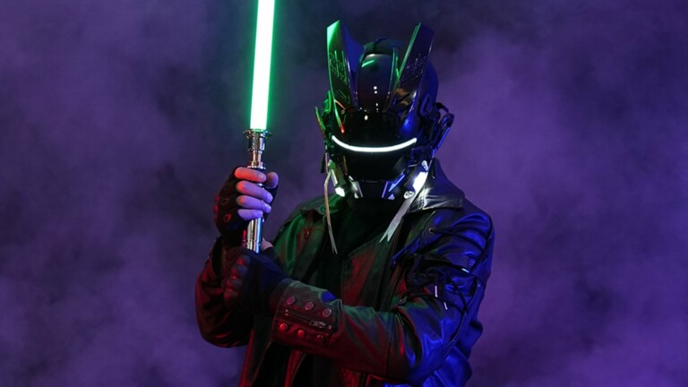 SabersPro Luke multicolor LED lightsaber stands up to tough duels with lights and sound