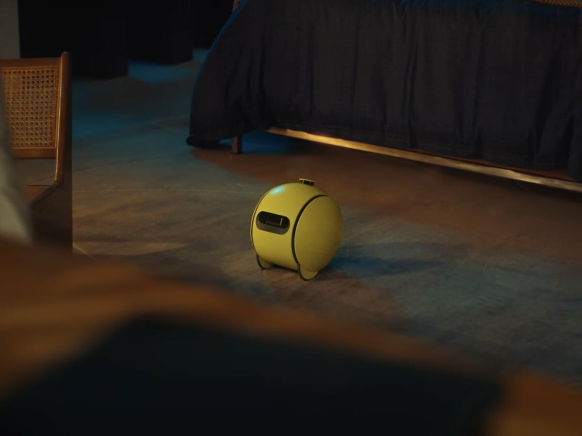 Samsung Ballie Rolling Robot 2024 is an AI ball that acts like a home personal assistant