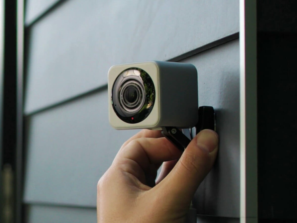 Wyze Cam v4 security camera delivers crystal-clear images and video even at night
