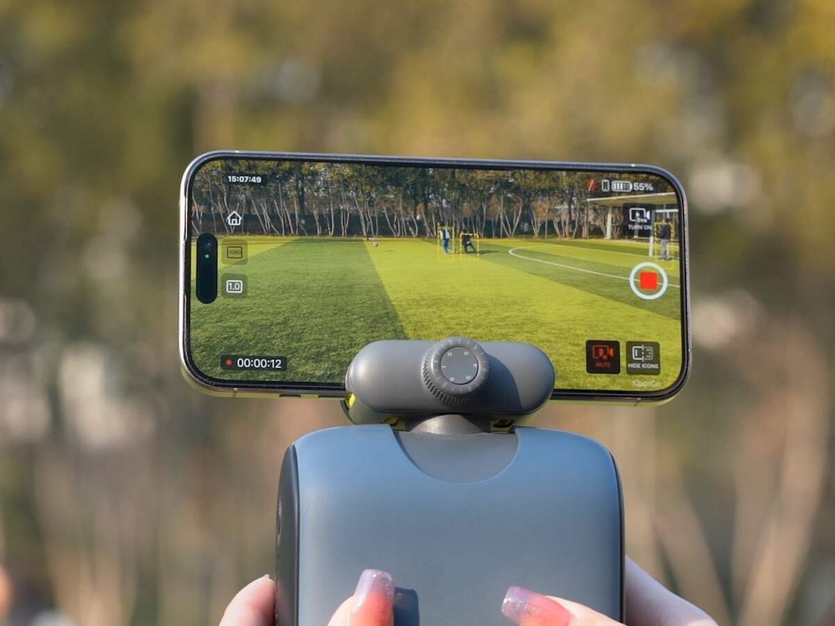 XbotGo Chameleon Al-Powered Sports Tracking Phone Mount offers auto-tracking for 20+ sports